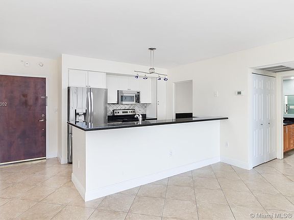 5th image of 10350 W Bay Harbor Dr #Penthouse J