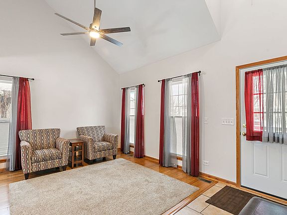 3rd image of 10705 Rushmore Ln