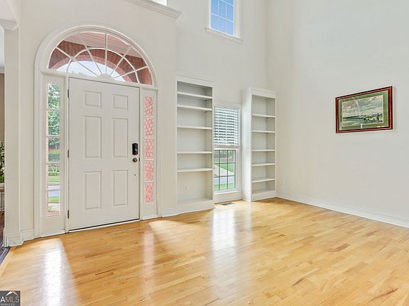 4th image of 2027 Woodside Park Dr