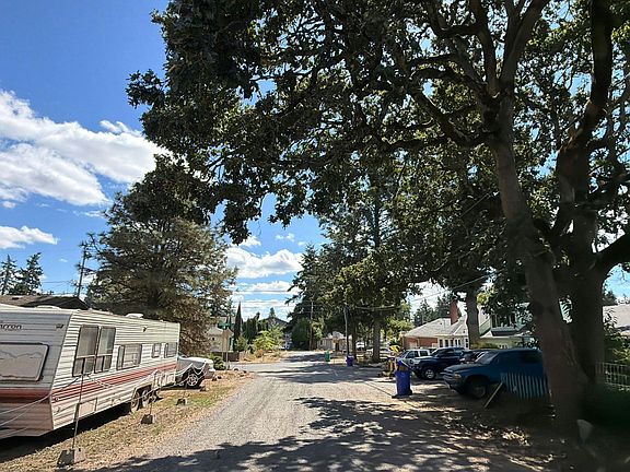 4th image of 1119 NE 119th Ave