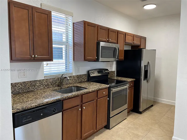 9341 SW 170th Psge #STUDIO — Photo 2