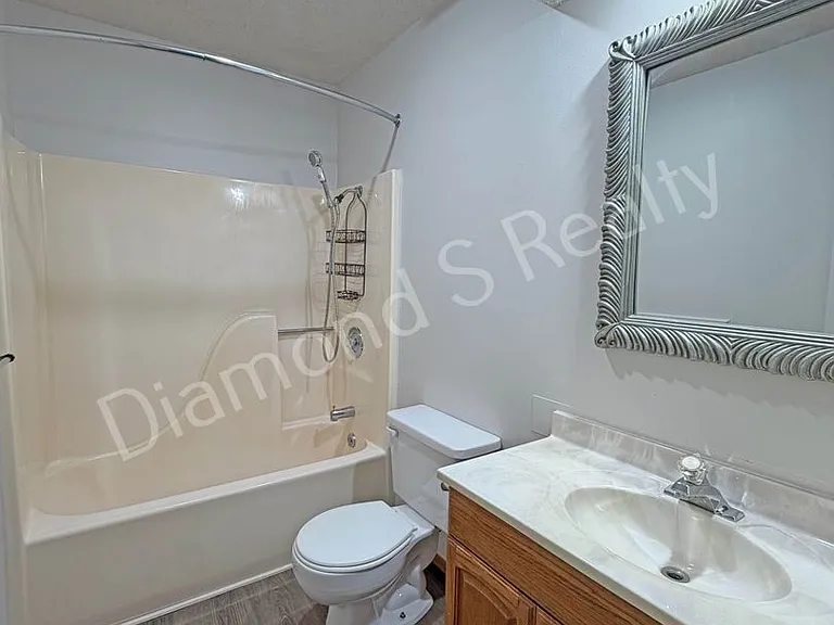 3360 E Salem St — Photo 9