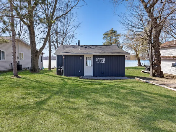 150 E Channel Dr, Sheridan, MI 48884