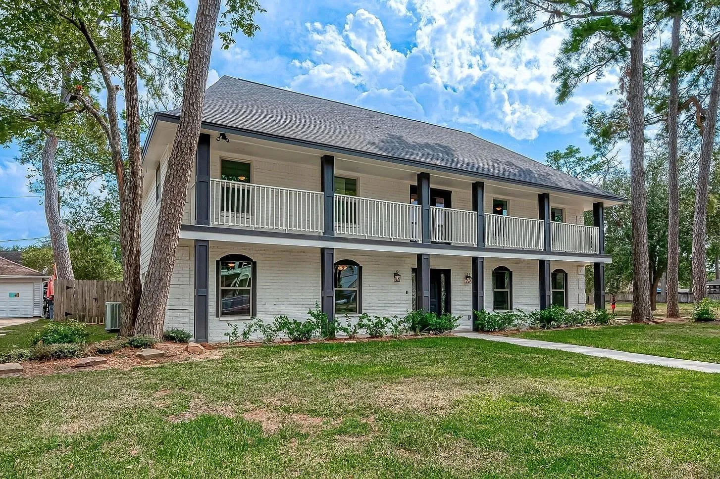 5 bed, 3.5 bath, 3772 sqft, $3,300 — Photo 2