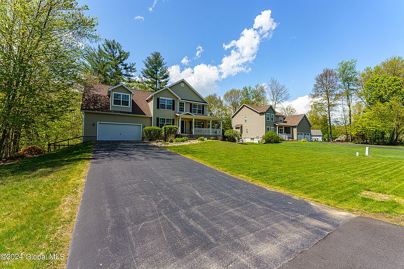 3rd image of 9 Dakota Drive