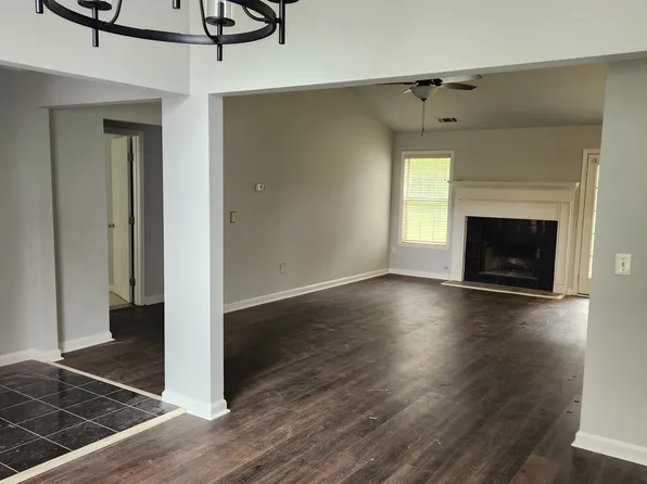 2345 Shady Oaks Dr, Loganville, GA 30052