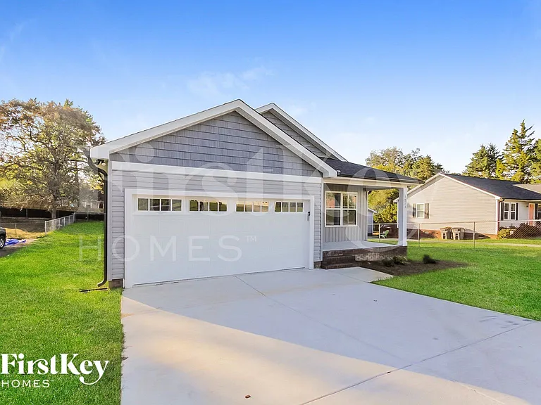 1213 Carolyn Ave — Photo 3