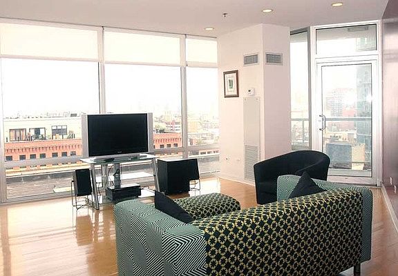5th image of 510 W Erie St #806