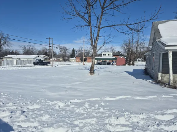 828 Elder St, Eldorado, IL 62930