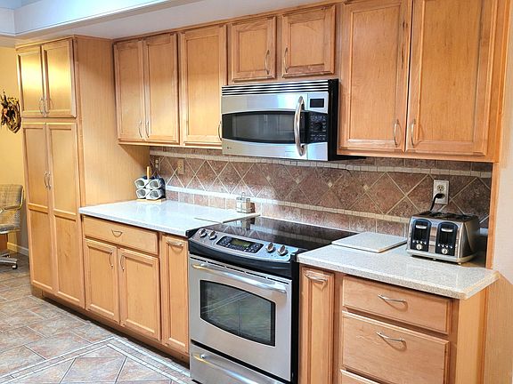 2nd image of 11075 W EDGEWOOD Drive