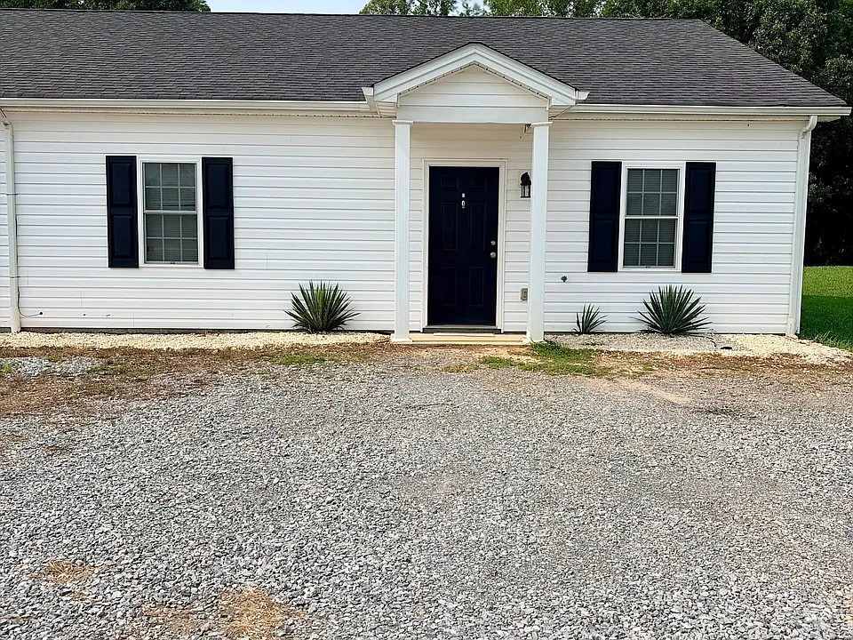 2171 Smith Mountain Lake Pkwy #B