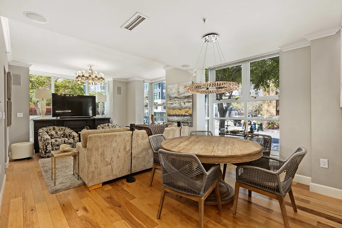 2 bed, 2.5 bath, 1659 sqft, $7,000 — Photo 2