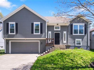 12557 S Crest Dr, Olathe, KS, 66061