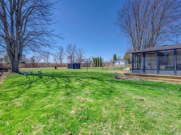 3rd image of 44 Irwin Dr