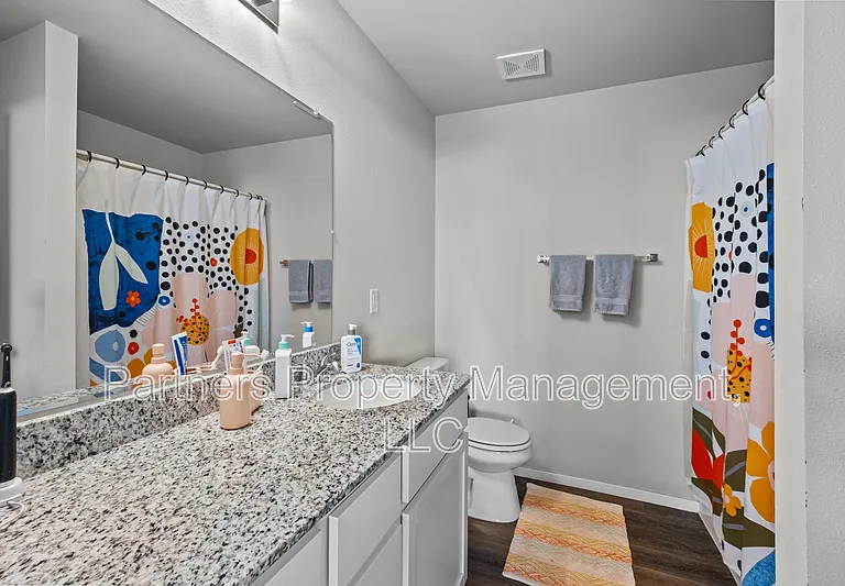 1121 E Sparrow Cir — Photo 10