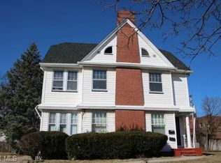 3328 Sutton Rd, Shaker Heights, OH 44120