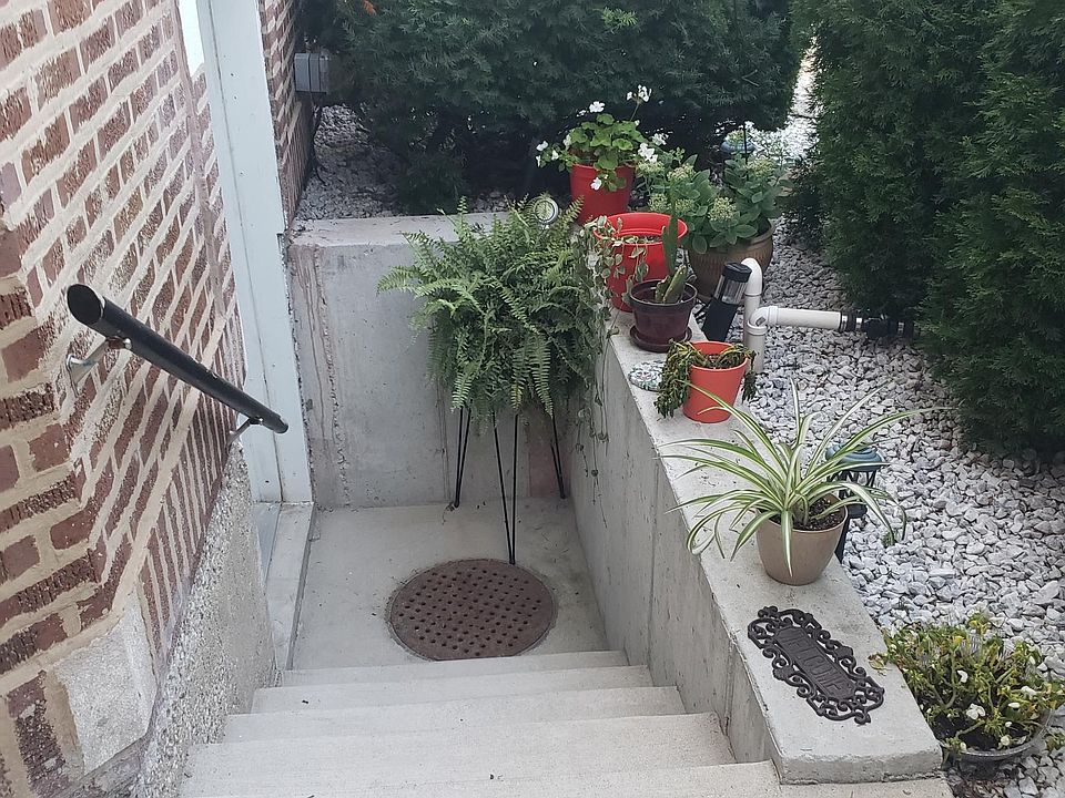 1st image of 1800 N Mulligan Ave #1