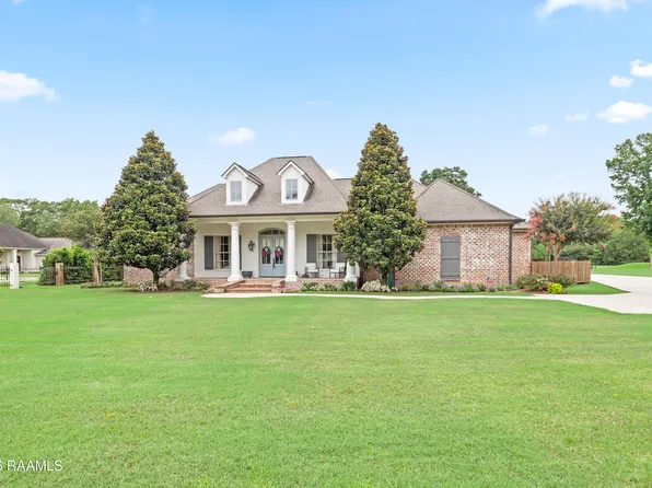 1701 Squirrel Run Dr, New Iberia, LA 70560
