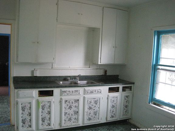 5th image of 451 N Park Blvd