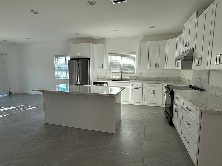 12651 Groveview St — Photo 5