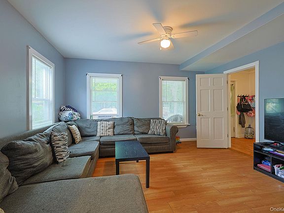 4th image of 22 Valley Avenue