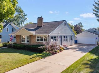 1295 Oregon St, Green Bay, WI 54303