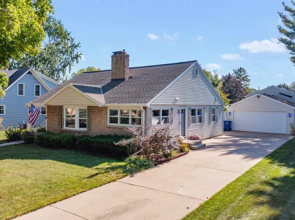 1295 Oregon St, Green Bay, WI 54303
