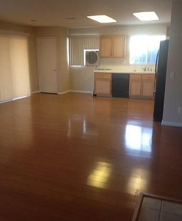 5th image of 15179 Wright Ct