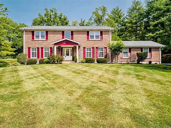 2nd image of 110 Royal Manor Ct