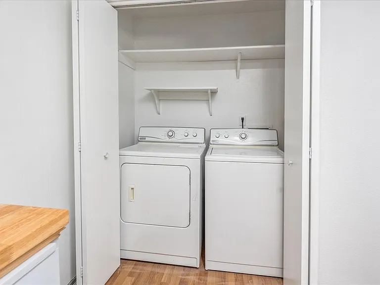 2302 W Canal St — Photo 19