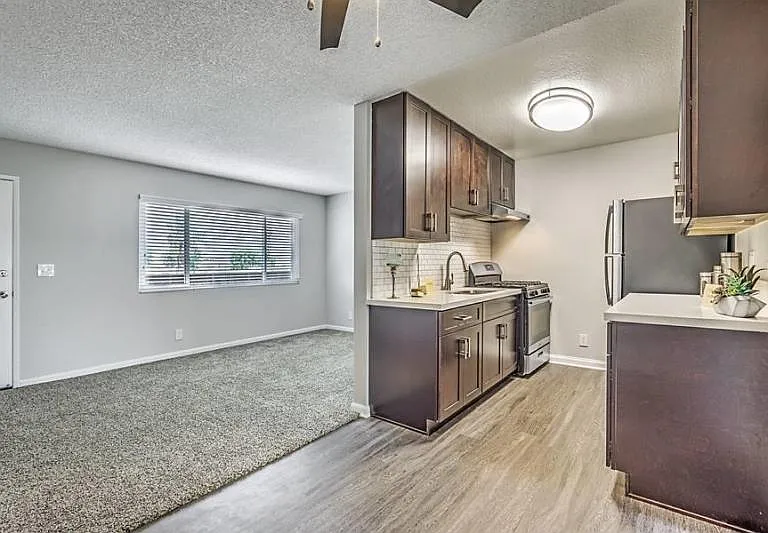 Del Amo Place Apartments Homes — Photo 1