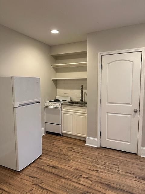 1st image of 18 Buttles Ave APT D
