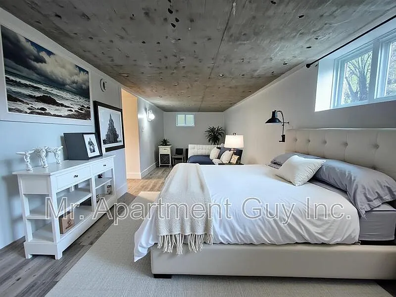 2 bed, 1.0 bath, $1,695 — Photo 4