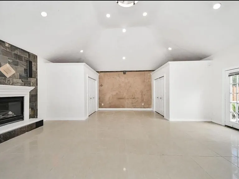 15719 Baytree Dr — Photo 8