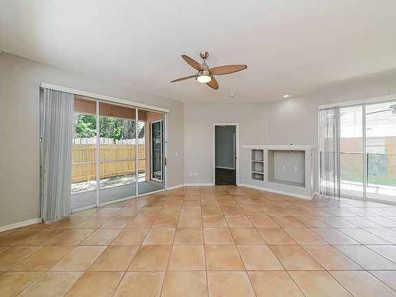 4th image of 1073 Whitegate Ct
