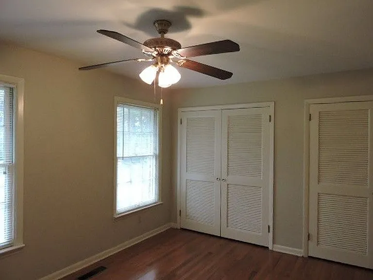 3155 Lakeshore Dr — Photo 12