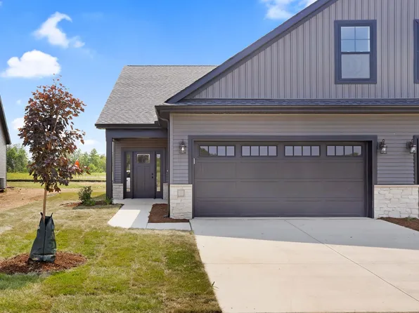 7 Prairie Trl, Monticello, IL 61856