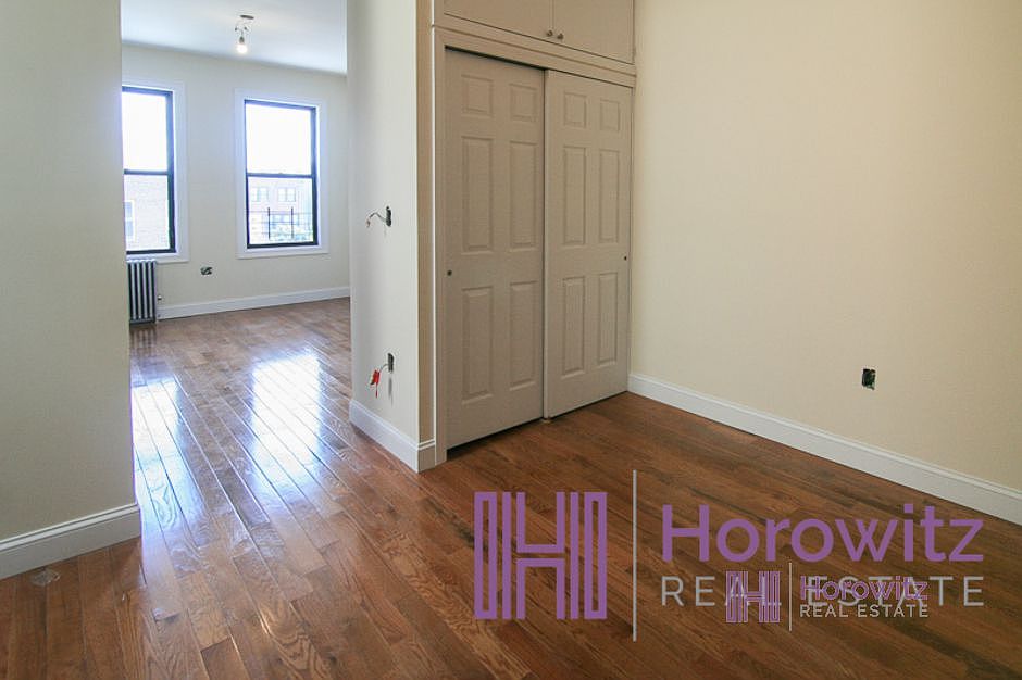 1st image of 2525 Steinway St APT 3R