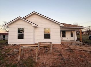 204 N Wiebusch St, Riesel, TX 76682