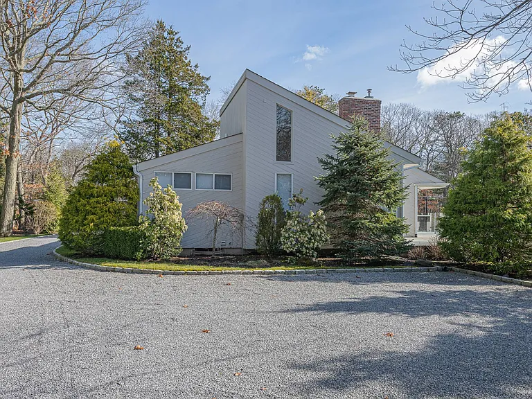 28 Midhampton Ave — Photo 2