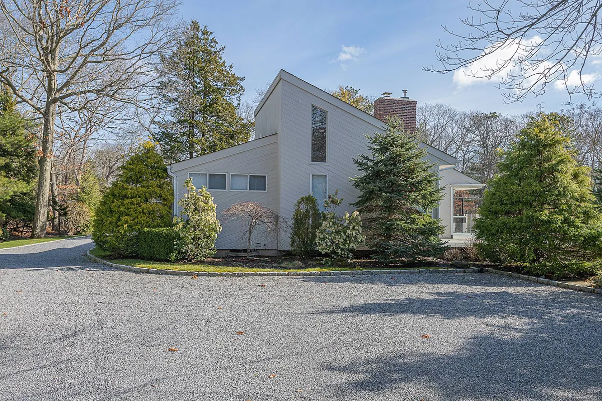 Building Photo - 28 Midhampton Ave