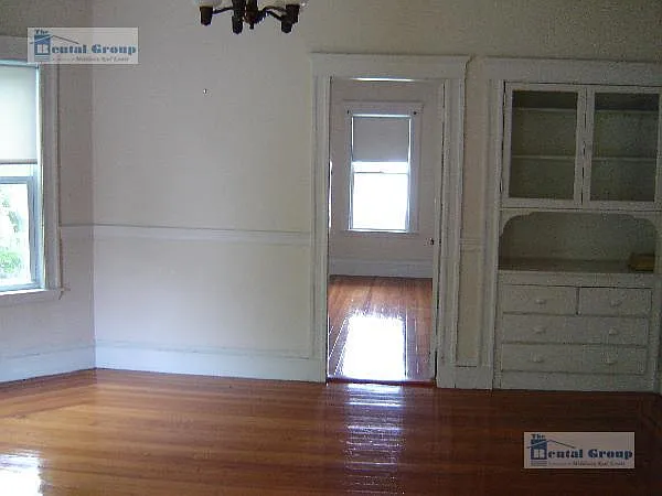 Building Photo - 129 Warren St #2
