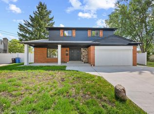 6112 Cambridge St, Dearborn Heights, MI 48127