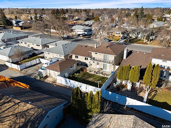 3rd image of 31 Rink Avenue