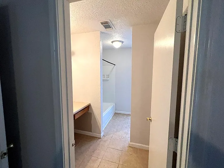 6327 Goforth St — Photo 11