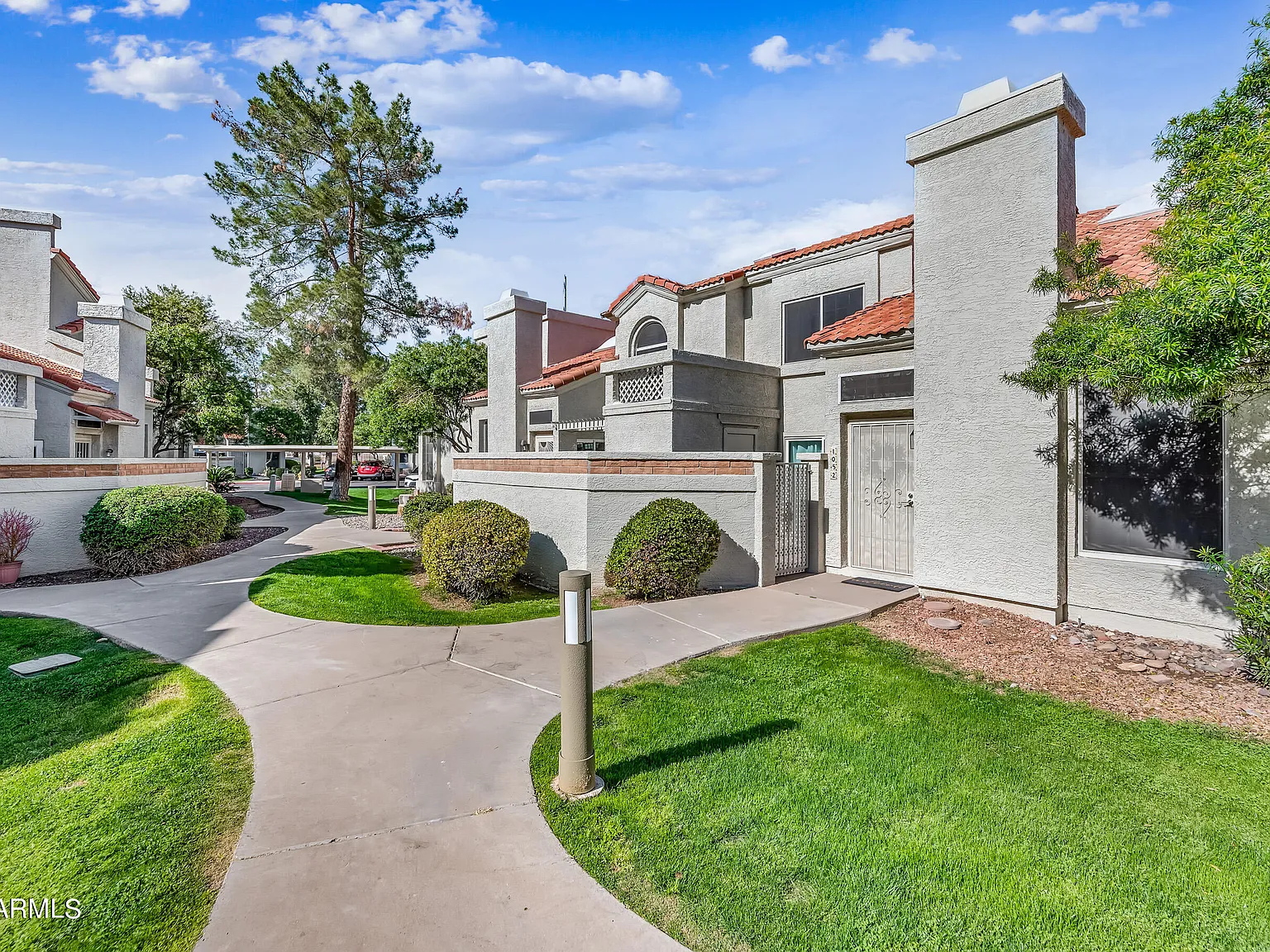 2 bed, 2.0 bath, 1160 sqft, $2,200 — Photo 3
