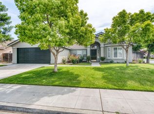 143 Saint Tropez Dr, Madera, CA 93637