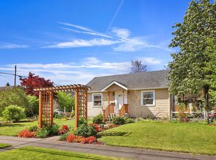 311 6th St, Lynden, WA 98264