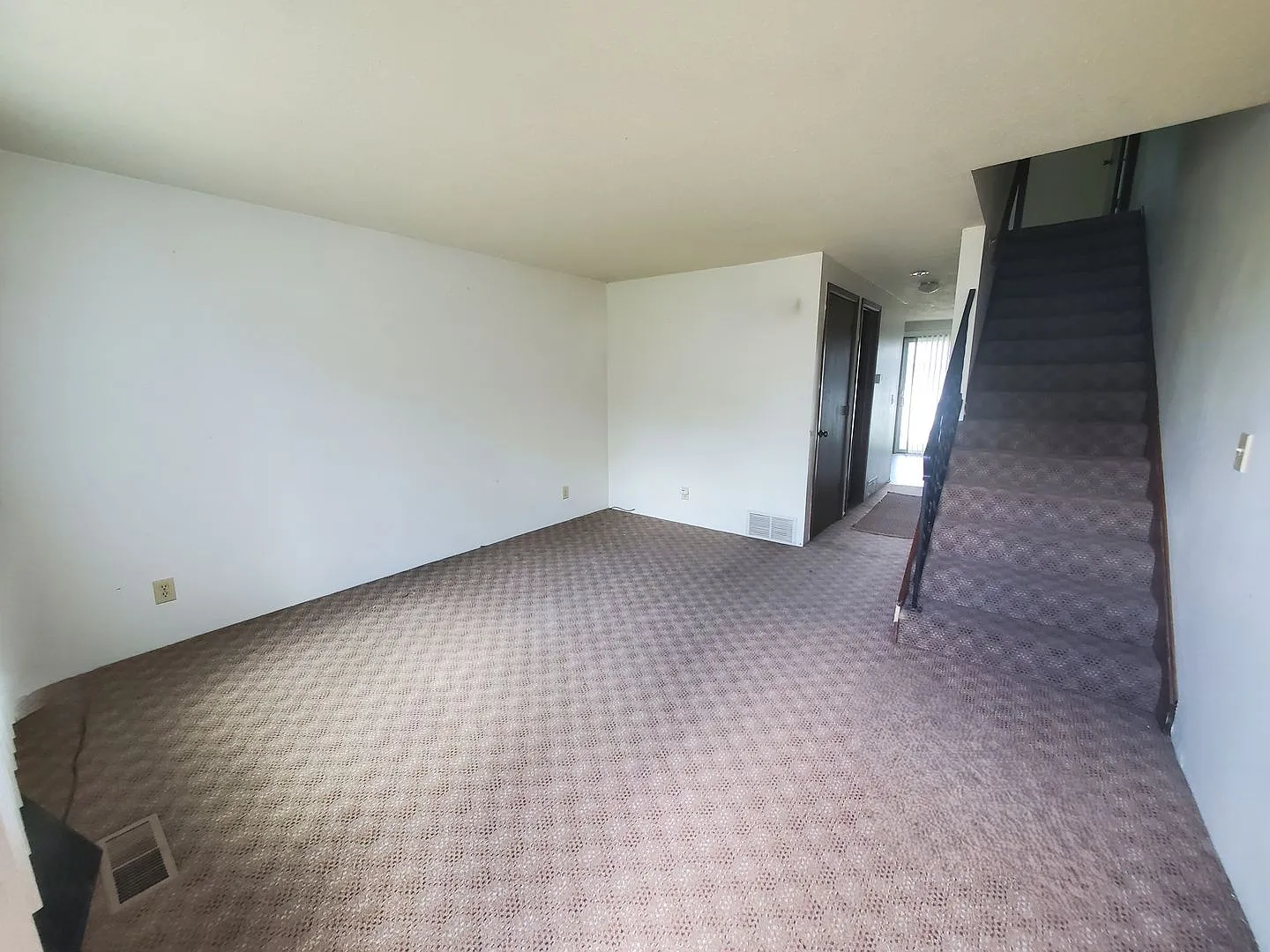 2 Bedroom 1.5 Bath Townhome For Rent Hastings, Ne — Photo 2
