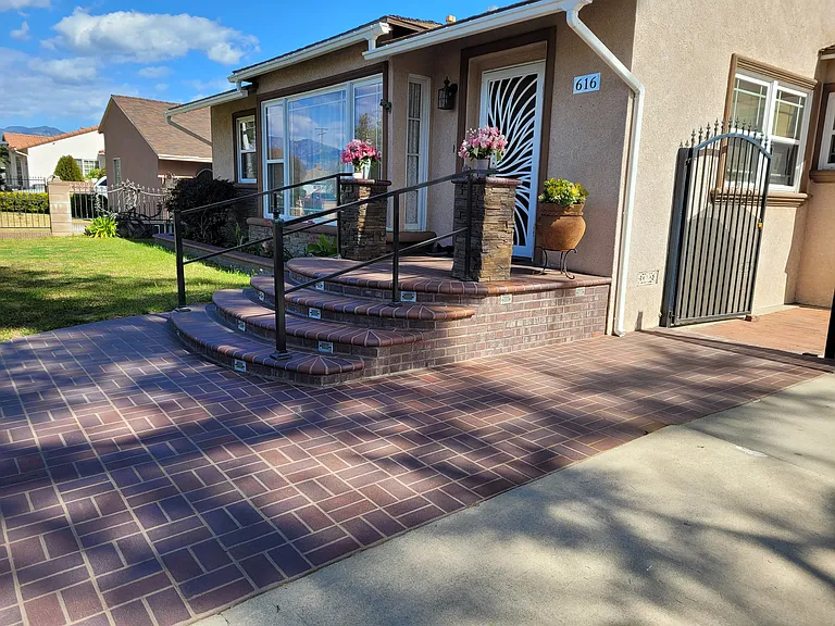 616 N Nora Ave — Photo 3